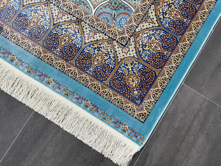 Traditional Silk Rug, Ice Blue Rug, 100% Bamboo Silk Carpet, Size: Ft: 3.9 x 5.9 Feet ( 120X180 Cm )